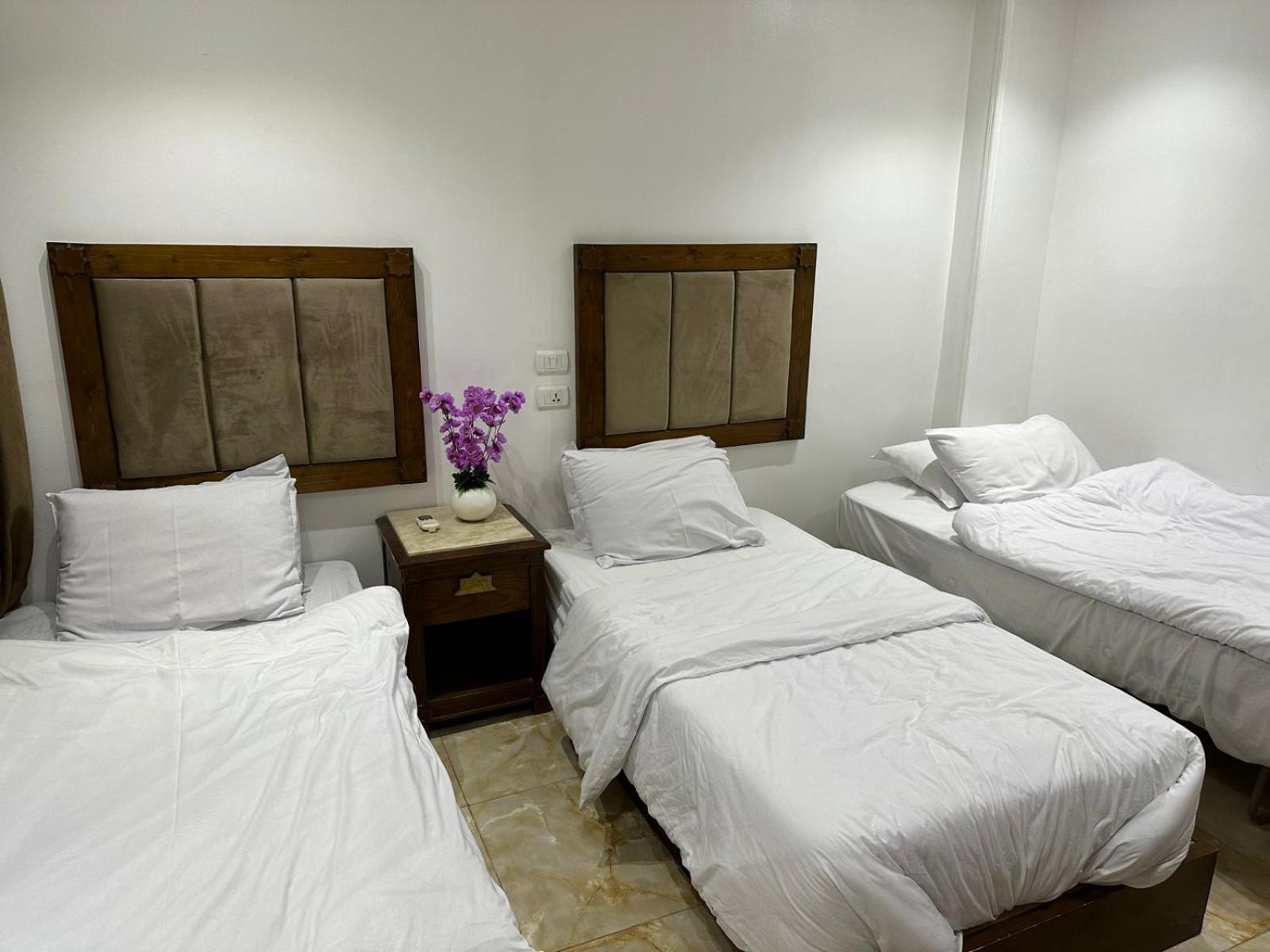 Full Pyramids View Apartment With Balcony For 8 P Kafrat al Jabal Екстер'єр фото