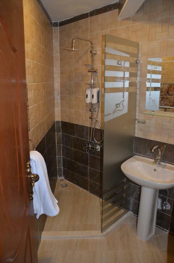 Full Pyramids View Apartment With Balcony For 8 P Kafrat al Jabal Екстер'єр фото